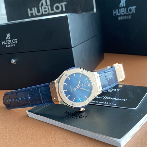 ウブロコピー時計背面デザイン